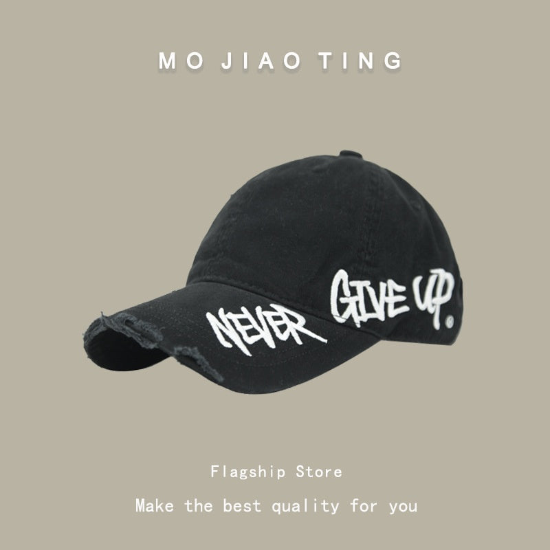 Gorra Visera Corta con Bordado de Letras — Protección Solar Unisex