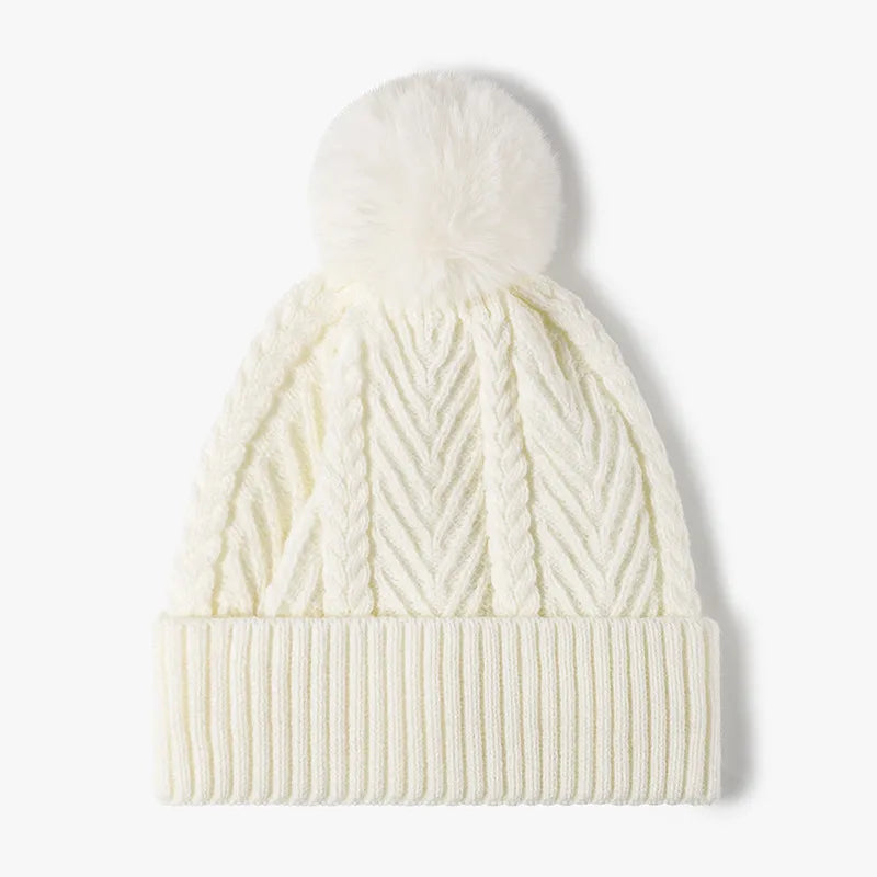 Gorro Tejido Cable Knit con Pompón — Invierno Unisex