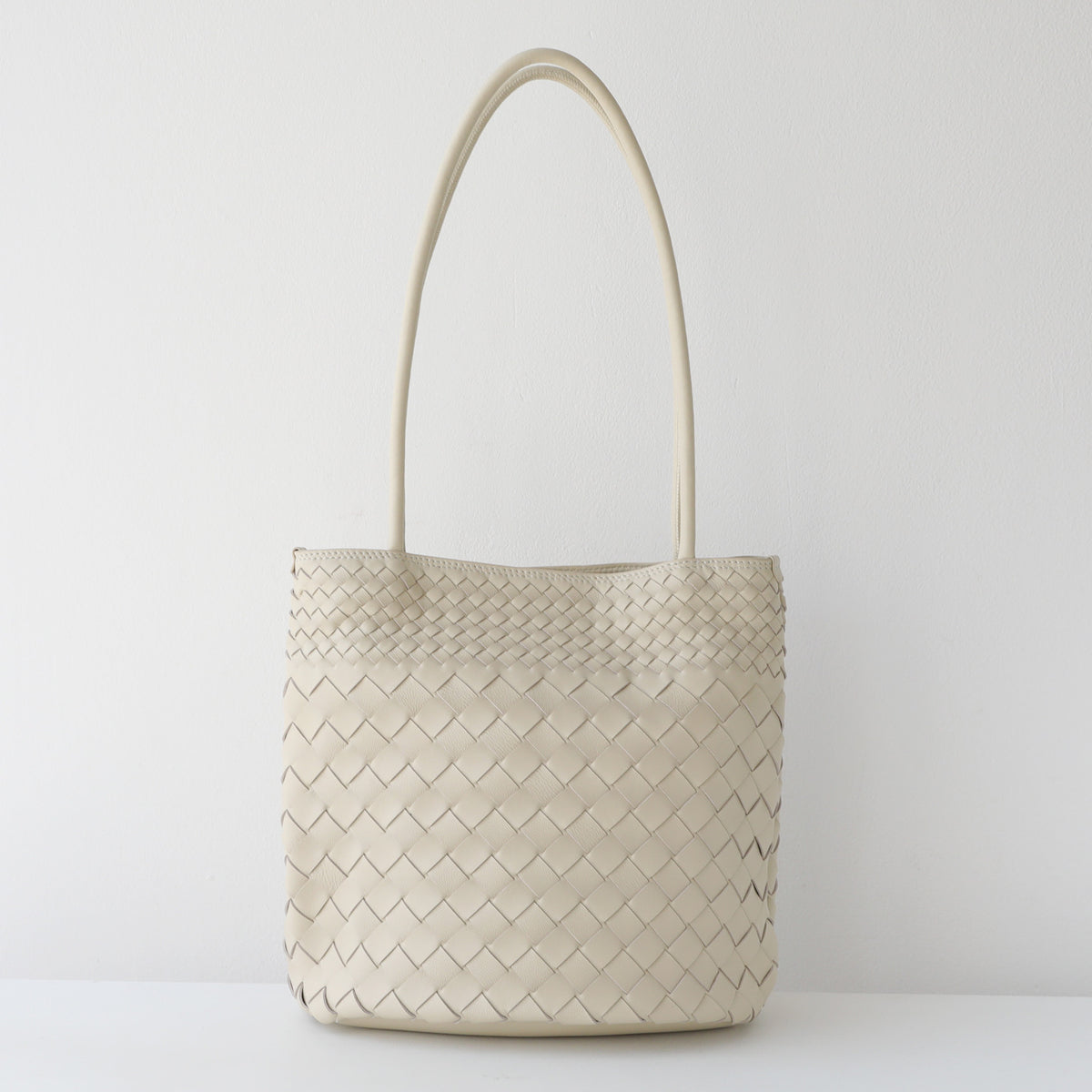 Bolso Bucket Tejido de Piel de Cordero