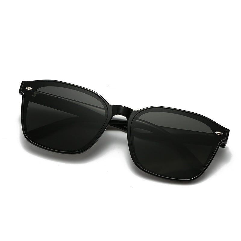 Square Sunglasses for Men and Women — Urban Style