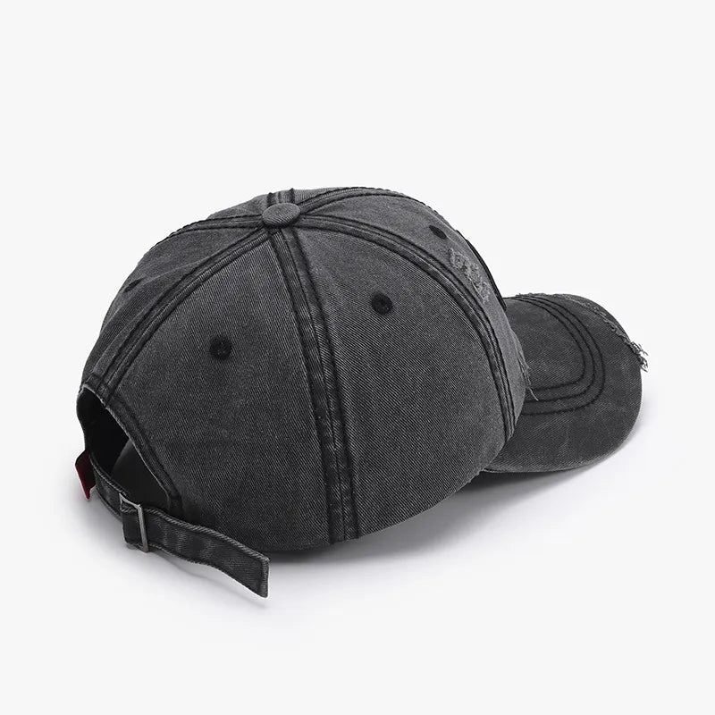 Gorra Baseball de Algodón con Bordado de Letras — Bordes Crudos