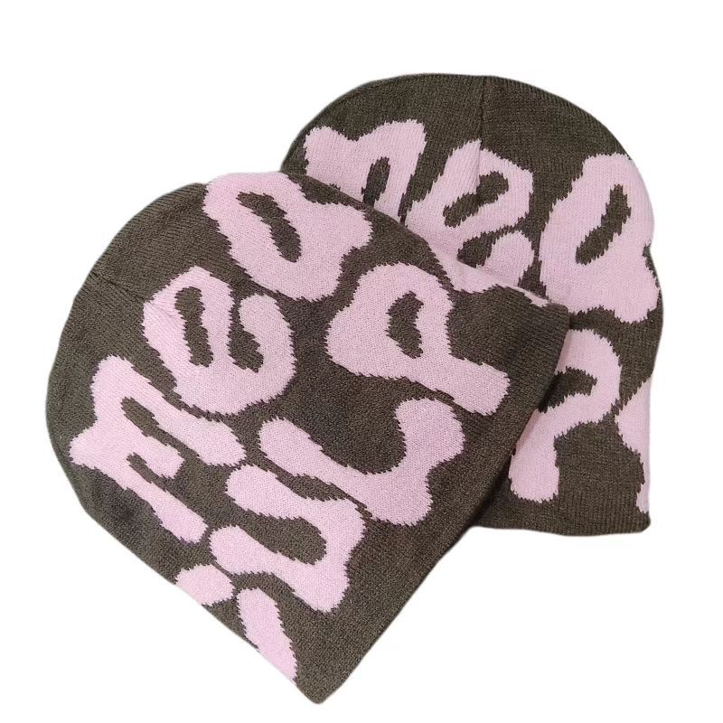 Gorro Tejido Jacquard con Letras — Abrigo de Oídos Estilo Street