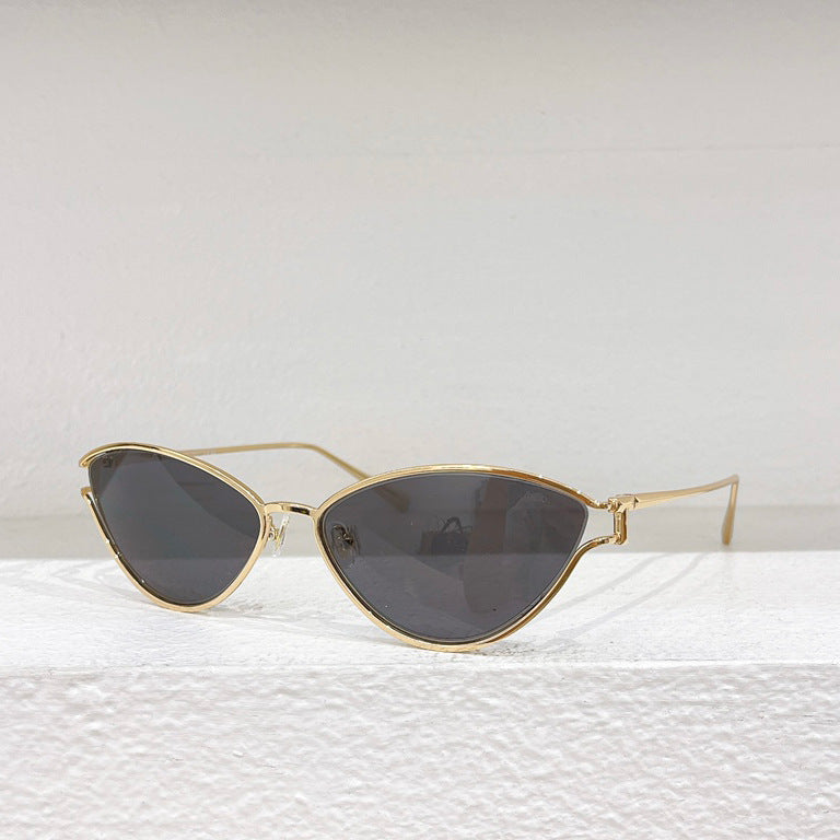 Cat Eye Sunglasses with Metal Frame