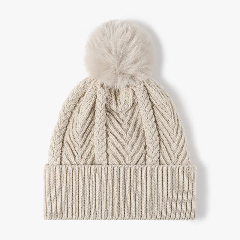 Gorro Tejido Cable Knit con Pompón — Invierno Unisex