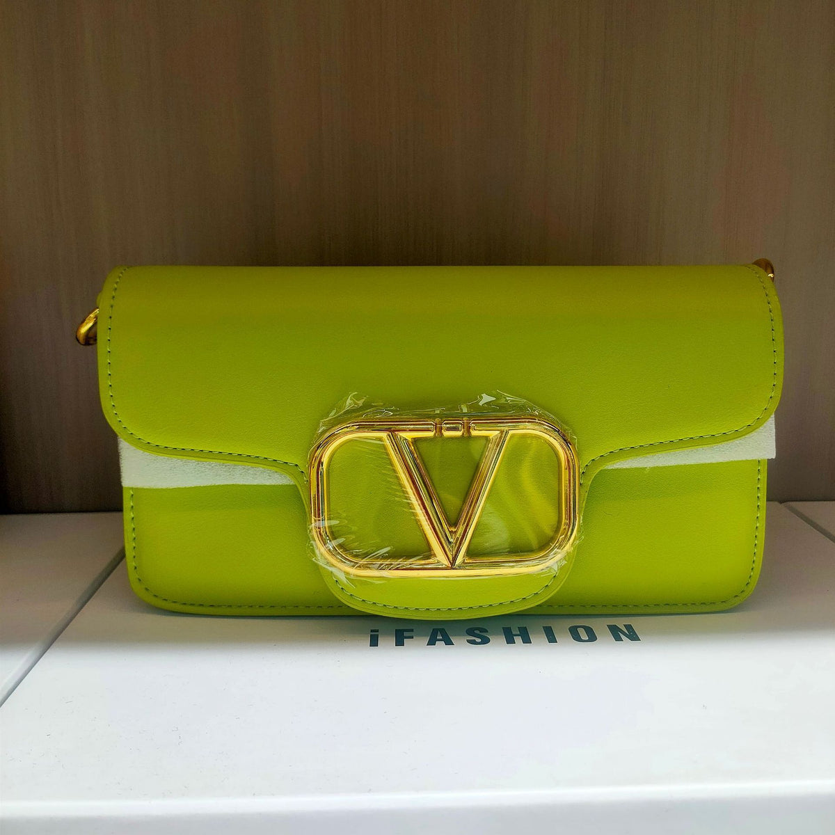 Retro Square Handbag with Chain and Lock Clasp