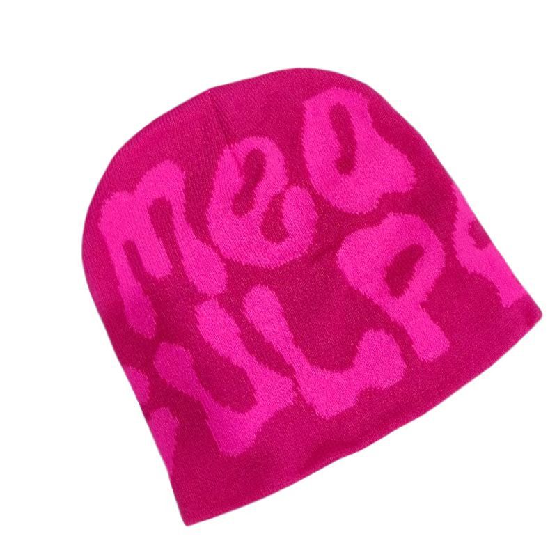 Gorro Tejido Jacquard con Letras — Abrigo de Oídos Estilo Street